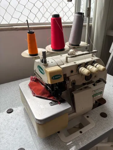 Maquina Overlock Zoje 