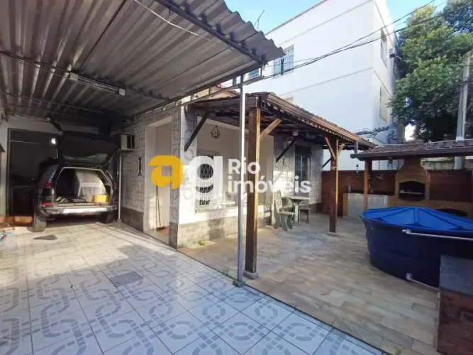 Casa : / Comercial / Vila Valqueire