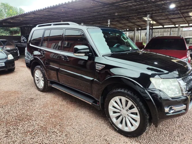 Mitsubishi Pajero HPE Full 3.2 4X4 T.i.dies. 5P AUT 2016