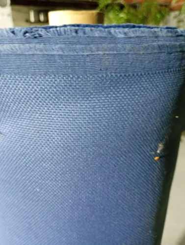 Tecido Pantone cor 647-U 100% poliéster