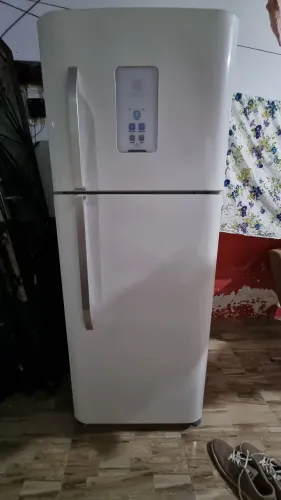 Vendo geladeira Electrolux frossfree em perfeito estado