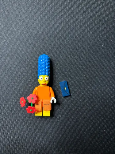 Marge Simpson minifigura Lego CMF - USADA