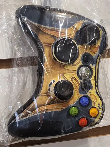 Controle de xbox 360 seminovo com skin de fable 3