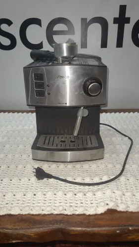 Cafeteira Philco com vaporizador