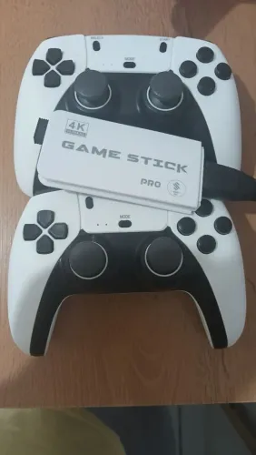 Vende-se vídeo game.