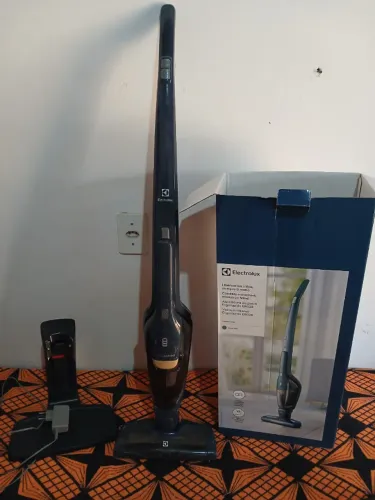 Aspirador de Pó Vertical Sem Fio Electrolux Ergorápido ERG28