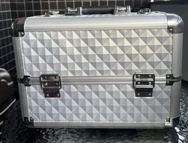 Maleta de maquiagem de mão