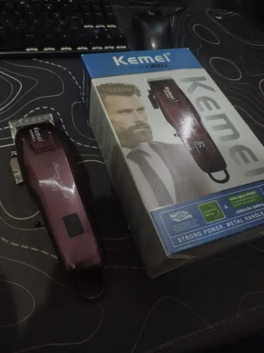 Máquina kemei 2600 + kit pentes com trava de metal