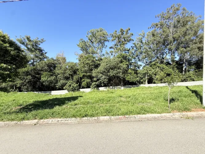 Terreno a venda no residencial Recanto de São Vicente, em Bragança Paulista.