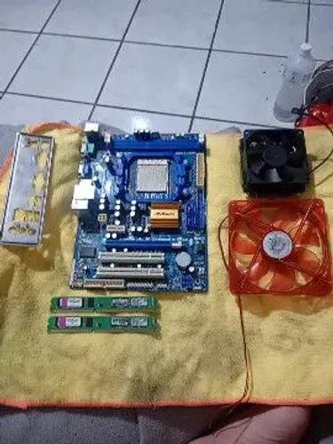 Placa Mãe ASRock N68-S3 FX AM3+ + 4GB RAM DDR3 + Cooler