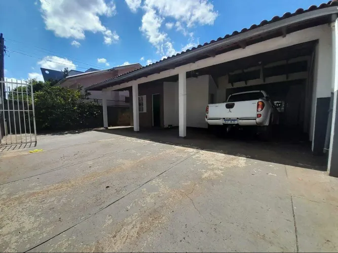 Casa para locação - EFAPI