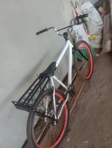 Bike montadinha aro 26,nem um problema na bike,MT boa pra os graus,tbm troco em bikes...