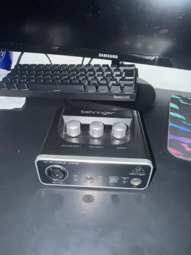 Behringer UM2