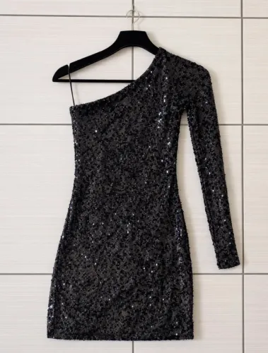 Vestido de paetê preto