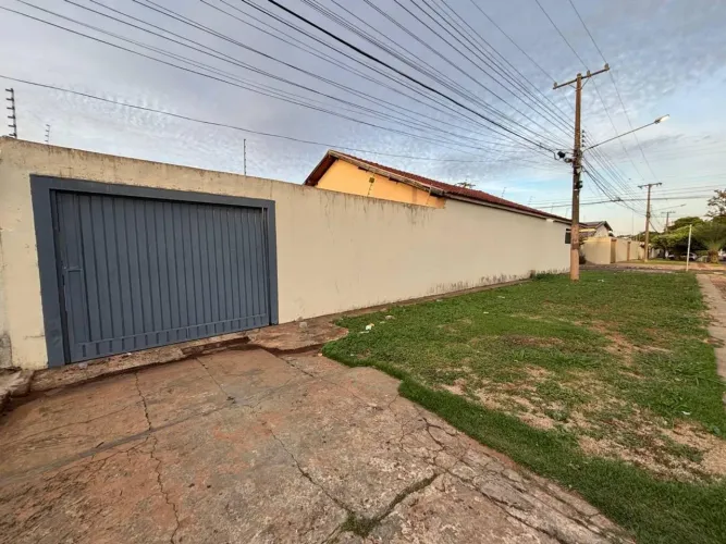 Casa com 3 quartos à Venda, Cohafama - Campo Grande