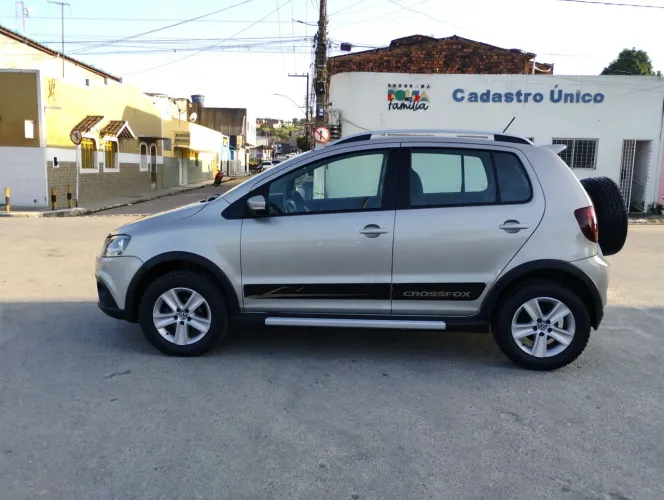 Volkswagen Crossfox 1.6 MI Total Flex 8V 5P 2011