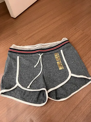 Short academia Maria gueixa M