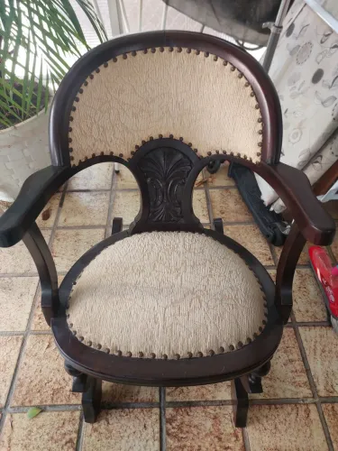 Cadeira de balanço estilo inglês