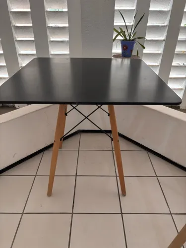 Mesa quadrada 90x90cm