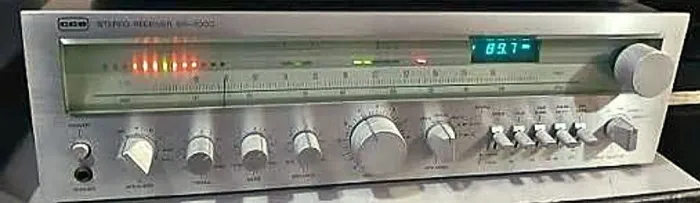 P R O C U R O  RECEIVER cce SR-7000