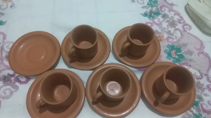 Conjunto 5 chicaras de café em ceramica em ton barro (realengo)