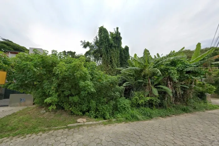 Terreno residencial para venda em Lagoa da Conceição, 639m²