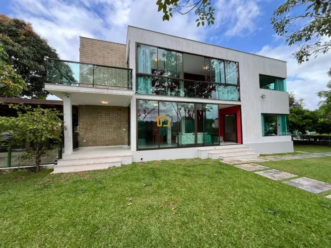 Vendo casa no Condomínio Divinópolis, em Aldeia, com 4 suítes e amplo terreno de esquina