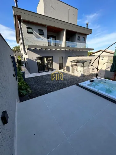 Sua casa moderna e com fachada contemporânea.