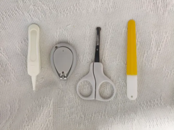 Kit para cuidados com a unha do bebê ( Novo ) ( Nunca usado )