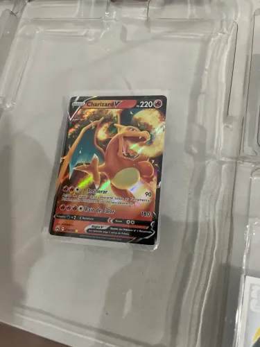 Carta Pokémon Charizard V 018/159 - Zenite da Coroa (Ultra Rara / V)