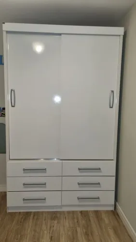 Guarda-Roupa Solteiro 2 Portas de Correr e 6 Gavetas
