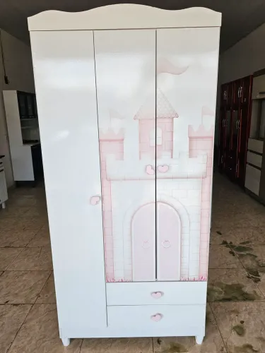 Guarda roupa infantil 100% mdf Usado 
