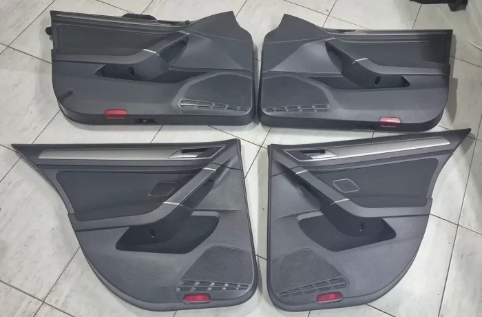 FORRO DE PORTA GOLF MK7 COMPLETA MAÇANETA E BOTAO 