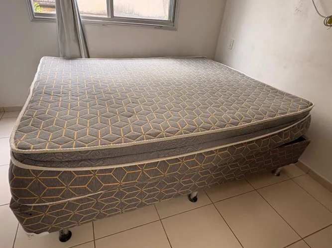 CAMA QUEEN