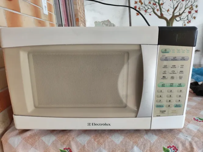 Microondas Electrolux,28 lts,110 volts, entrego e dou garantia