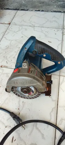 Vende se máquita Bosch