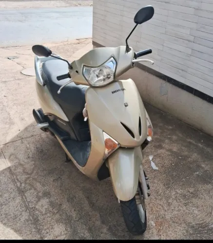 Honda scoolter lead 2010 com documento 110cc elétrica Anápolis-GO 