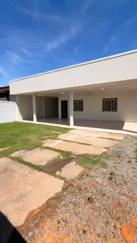 Vendo casa no bairro Jardim Tropical