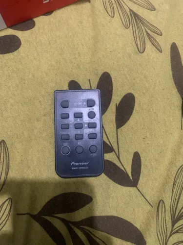 Controle som automotivo pionner QXe 1047