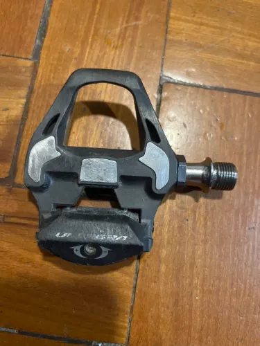 Pedal esquerdo Shimano Ultegra FD-R8000 em carbono