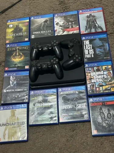 PlayStation 4 500GB / Vendo alguns jogos também