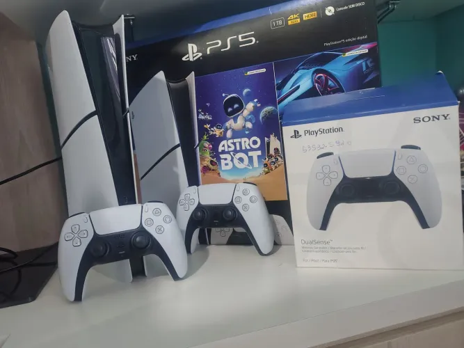 Playstation 5 digital com 2 controles