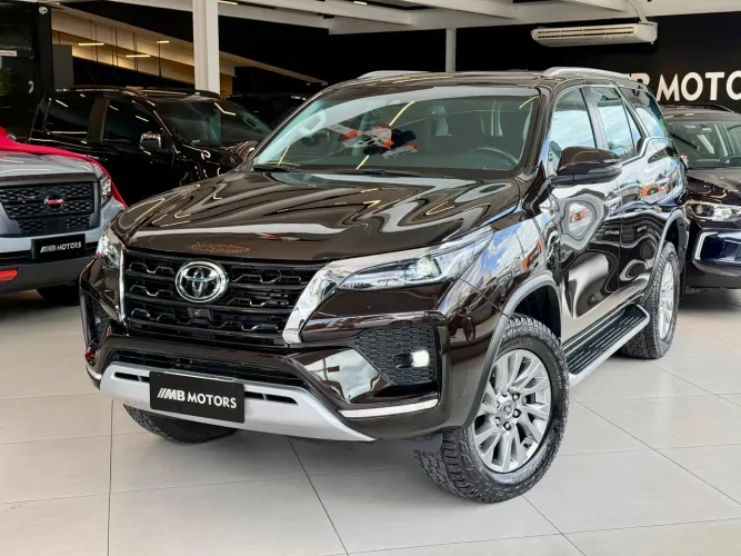 Toyota Hilux SW4 SRX 4X4 2.8 TDI 16V Dies. Aut. 2024