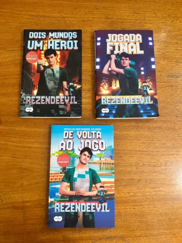 LOTE COM 3 LIVROS MINECRAFT - REZENDEEVIL
