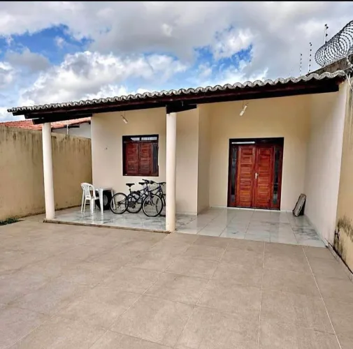 VENDE-SE CASA NO COQUEIRO