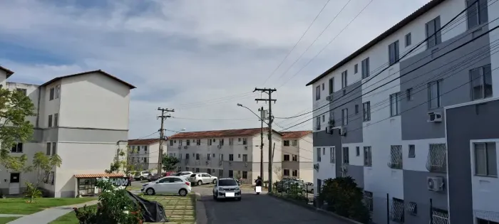 Apartamentos para locação na Virgem Santa em Macaé/RJ, 02 Quartos, 1 Vaga, Armários planej
