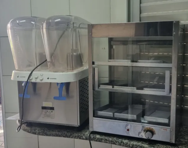 Vendo Refresqueira e itens para lanchonete