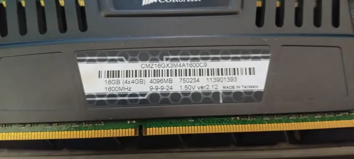 Memória RAM corsair 4x4 16GB DDR3