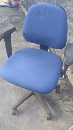cadeira escritorio faltando 1 rodinha