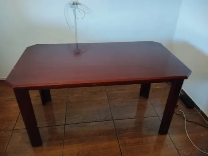 Mesa de Jantar de madeira maciça 6 lugares